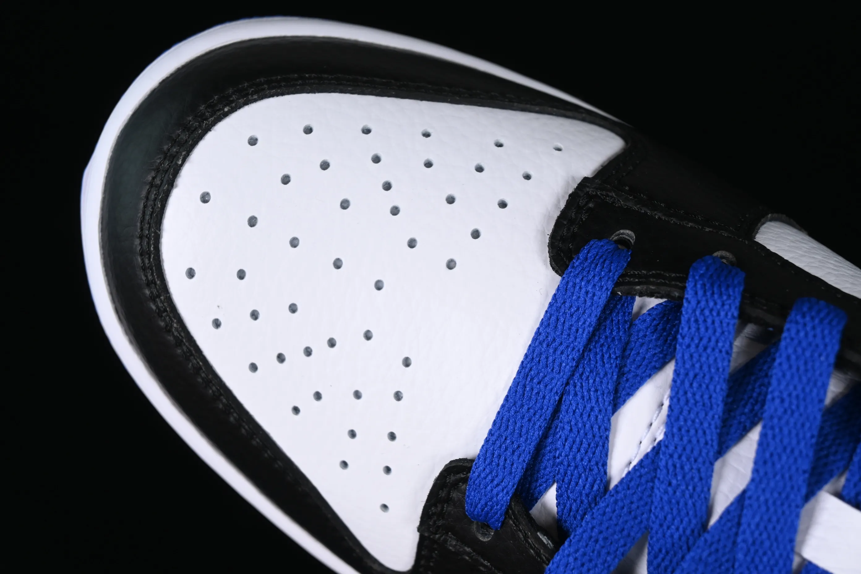 All Categories Nk SB Dunk Series Nk SB Dunk Low Low-top Sneakers Cost-Effective Edition Nk Dunk Low Black and White Blue Panda SB Smashed Backboard Fashion Casual Sneakers FD9064-110